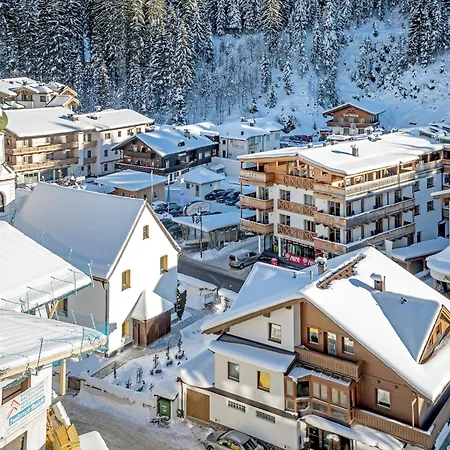 In Near Slopes Apartment *